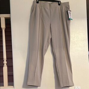 New Women’s Mondetta Beige Pants
